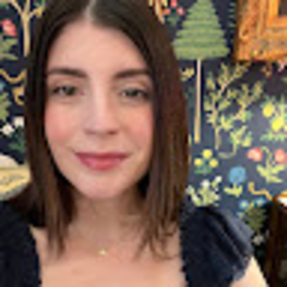 Meet your Posher, Adrianna